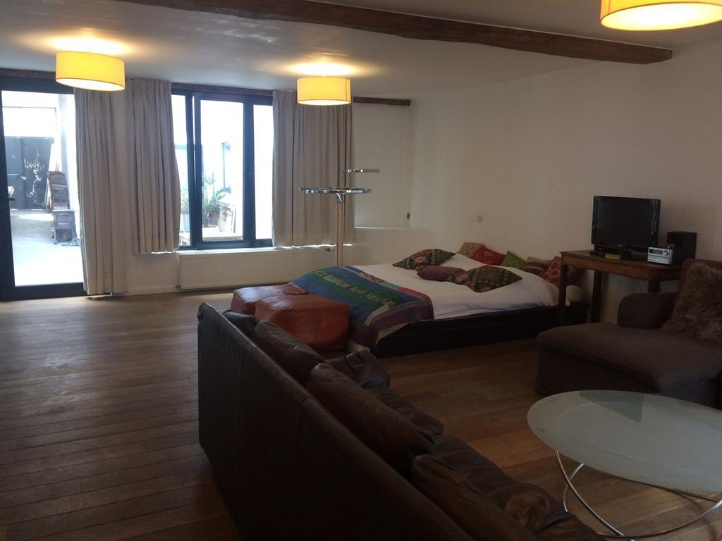 B&B L'Arbre De Vie Ixelles ภายนอก รูปภาพ